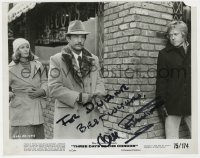 8p413 CLIFF ROBERTSON signed 8x10 still 1975 with Redford & Dunaway in Three Days of the Condor!