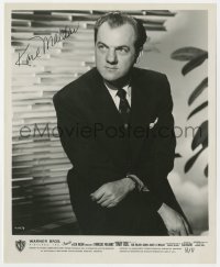 8p540 KARL MALDEN signed 8.25x10 still 1957 posed portrait in suit & tie when he made Baby Doll!