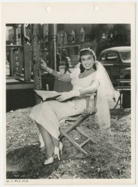 1t109 ANNA LUCASTA candid 8x11 key book still 1949 bride Paulette Goddard relaxing on set by Lippman!