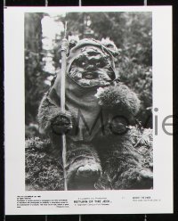 2d340 RETURN OF THE JEDI presskit w/ 3 stills 1983 George Lucas classic, devoted to the Ewoks!