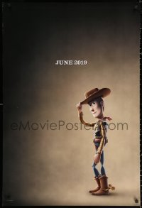 2r907 TOY STORY 4 teaser DS 1sh 2019 Walt Disney, Pixar, Hanks voices Woody who is tipping his hat!