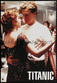 2y0475 TITANIC 24x35 commercial poster 1997 great c/u of Leonardo DiCaprio & Kate Winslet dancing!