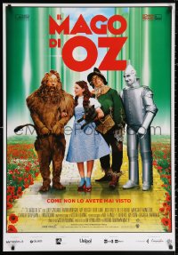 2y0107 WIZARD OF OZ Italian 1sh R2016 image of Judy Garland & co-stars on the Yellow Brick Road!