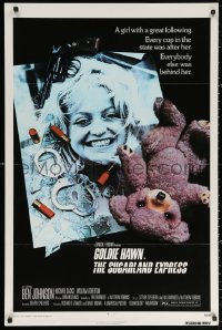 2y0979 SUGARLAND EXPRESS 1sh 1974 Steven Spielberg, photo of Goldie Hawn under gun, teddy bear!