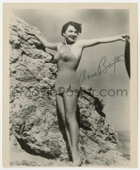 3f0522 ANNE BAXTER signed 8x9.75 still 1940s full-length sexy swimsuit portrait at the beach!