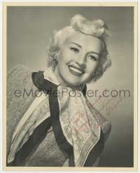 3f0536 BETTY GRABLE signed deluxe 8x10 1940s great head & shoulders smiling portrait w/scarf!