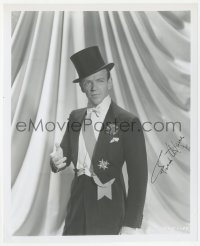 3f1026 FRED ASTAIRE signed 8x10 REPRO still 1980s great c/u in tuxedo & top hat in Ziegfeld Follies!
