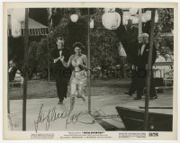 3f0741 SOPHIA LOREN signed 8x10.25 still 1958 laughing & running with Cary Grant in Houseboat!