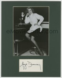 3f0125 FAYE DUNAWAY signed 3x5 index card in 11x14 display 1970s ready to frame & hang on the wall!