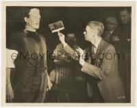 3m0116 BRIDE OF FRANKENSTEIN candid 8x10 still 1935 director James Whale & smoking monster Karloff!