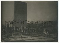 3m0128 METROPOLIS candid deluxe German 5x7 still 1927 cast & crew watch Tower of Babel constructed!