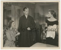 3r0118 BEST YEARS OF OUR LIVES 8x10 key book still 1946 Fredric March between Myrna Loy & Wright!
