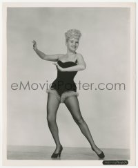 3r0121 BETTY GRABLE 8.25x10 still 1940s full-length showing her million dollar legs while at Fox!