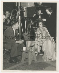 3r0426 NEW MOON candid deluxe 8x10 still 1940 Jeanette MacDonald & director Leonard between scenes!