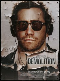 3w1255 DEMOLITION French 1p 2016 great c/u of Jake Gyllenhaal wearing sunglasses & headphones!