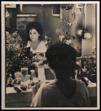 3w0582 ELIZABETH TAYLOR 13.75x15.25 still 1980s John Bryson photo of her applying makeup at vanity!