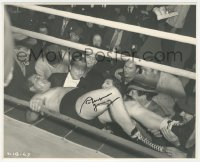 3y0381 ROBERT YOUNG signed deluxe 7.75x9.5 still 1949 w/Colbert & boxer Max Bear in Bride For Sale!