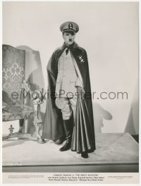 3z0177 GREAT DICTATOR 7.5x10 still 1940 Charlie Chaplin as Hitler-like Hynkel in cape by throne!