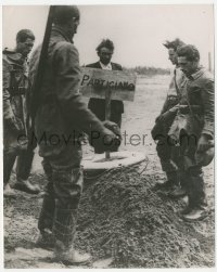 3z0348 PAISAN English 8x10 still 1948 Cigolani & men say prayer over grave of unknown partisan!