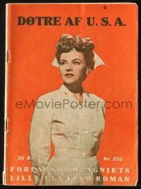 4g0515 SO PROUDLY WE HAIL Danish softcover book 1945 Paulette Goddard, with images from the movie!