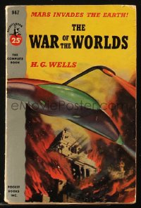 4g0488 WAR OF THE WORLDS paperback book 1953 H.G. Wells sci-fi classic, Albert Nozaki art!