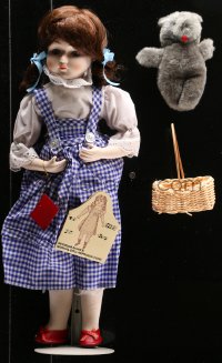 4g0234 WIZARD OF OZ 18 inch musical porcelain doll 1982 Seymour Mann, Dorothy with basket and Toto!