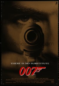 4j0873 GOLDENEYE 1sh 1995 image of Pierce Brosnan as secret agent James Bond 007, gun close up!