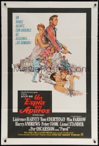 4k0646 DANDY IN ASPIC Argentinean 1968 montage art of Laurence Harvey & Mia Farrow, Anthony Mann!