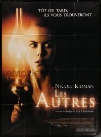 4k1164 OTHERS French 1p 2001 creepy close up image of Nicole Kidman with lantern, horror!