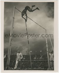 4m0126 OLYMPIAD #143 German LC 1938 Leni Riefenstahl Olympics, pole vault by Czech Jan Koreis, rare!