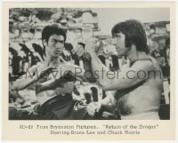 4w1572 RETURN OF THE DRAGON 8.25x10 still 1974 great close up of Bruce Lee fighting Chuck Norris!