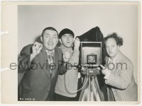 4w1577 RHYTHM & WEEP 8x11 key book still 1946 3 Stooges Moe, Larry & Curly w/camera by Christie, rare!