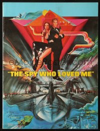 5f0466 SPY WHO LOVED ME souvenir program book 1977 Peak art of James Bond, includes promo brochure!
