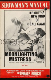 5g0856 MOONLIGHTING MISTRESS pressbook 1972 German sexploitation, sexy near-naked girl with gun!
