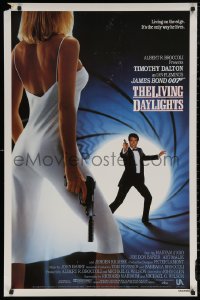 5h0986 LIVING DAYLIGHTS int'l 1sh 1987 Tim Dalton as James Bond & sexy Maryam d'Abo w/gun!