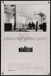 5h1002 MANHATTAN style B 1sh 1979 classic image of Woody Allen & Diane Keaton by bridge!