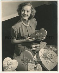 5z0008 ANITA LOUISE deluxe 11.25x14 still 1938 receiving boxes of chocolate for Valentine's Day!