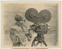 6w0058 BESSIE LOVE 8x10.25 news photo 1928 plugging interlocking motor cable to camera for sound!