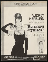 7h0045 BREAKFAST AT TIFFANY'S information guide 1961 McGinnis cover art of Audrey Hepburn, rare!