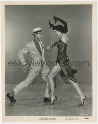 7r0063 BAND WAGON 8x10.25 still 1953 great close up of Fred Astaire dancing with sexy Cyd Charisse!
