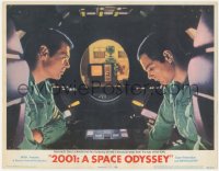 7r0832 2001: A SPACE ODYSSEY LC #7 1968 Lockwood & Dullea try to hold discussion away from HAL 9000!