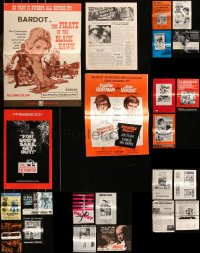 8s0064 LOT OF 27 UNCUT PRESSBOOKS 1950s-1970s advertising a variety of different movies!