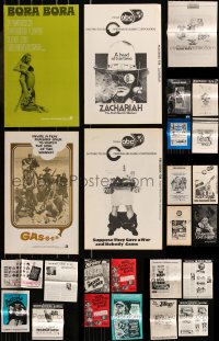 8s0060 LOT OF 29 UNCUT PRESSBOOKS 1950s-1970s advertising a variety of different movies!
