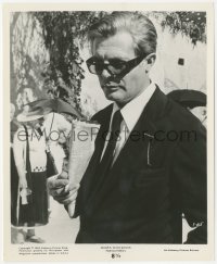 8z0035 8 1/2 8x10 still 1963 close up of Marcello Mastroianni w/newspaper & sunglasses, Fellini!