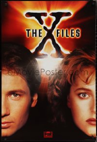1z0041 X-FILES tv poster 1994 close-up image of FBI agents David Duchovny & Gillian Anderson!