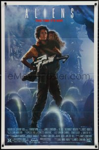 2j0954 ALIENS 1sh 1986 James Cameron sci-fi sequel, Sigourney Weaver as Ripley carrying Carrie Henn!