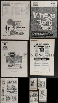 3h0064 LOT OF 9 UNCUT PRESSBOOKS 1960s-1970s advertising for a variety of different movies!