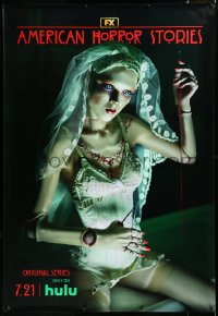 3r0080 AMERICAN HORROR STORIES TV DS bus stop 2022 wild image of scary doll!