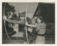 3y1272 ADVENTURES OF ROBIN HOOD candid 8.25x10 still 1938 champion archer Howard Hill by Crail!