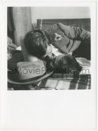 4j0255 A BOUT DE SOUFFLE French 7x9.5 still 1960 Belmondo & Jean Seberg passionately kissing, Godard!